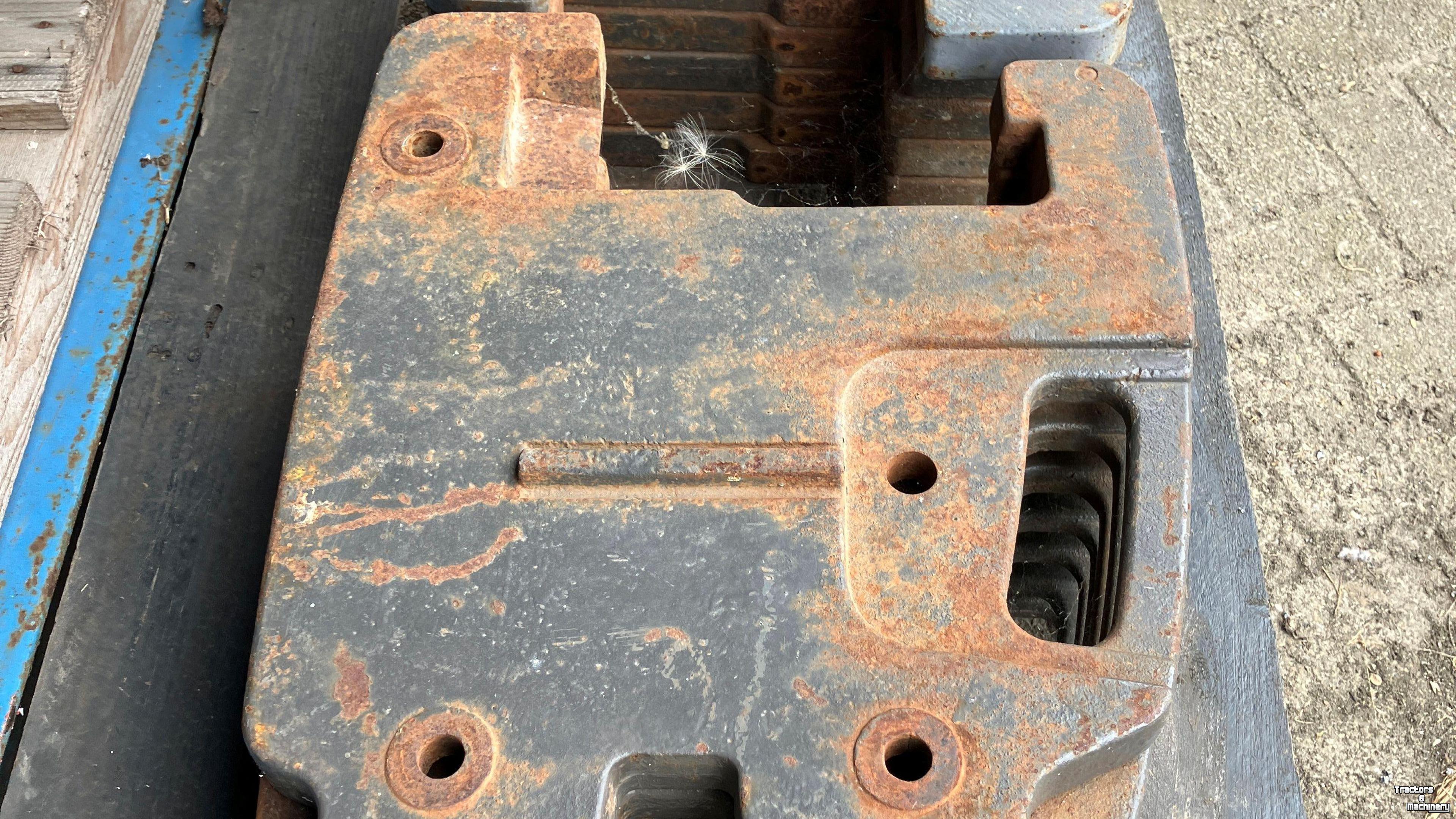 Pièces d‘occasion diverse Claas Frontgewichten / Middengewichten / Frontweights