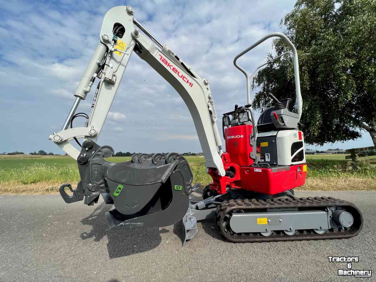Pelles sur chenilles Takeuchi TB210 1 tonner rupskraan graafmachine graver kubota