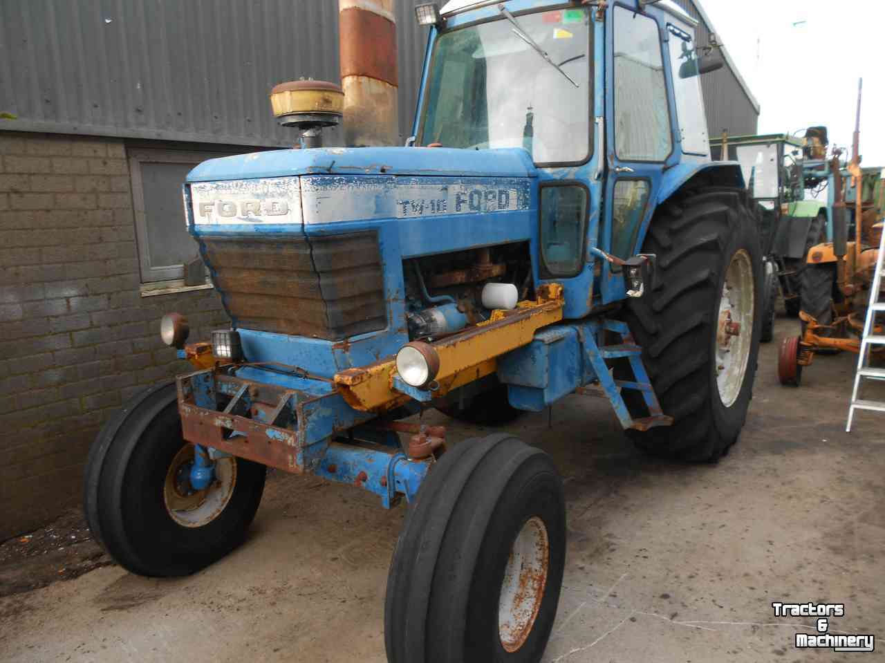 Tracteur Ford tw 10