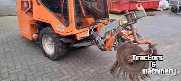 Désherbeuse à brosse rotative Caroni frontklepelmaaier