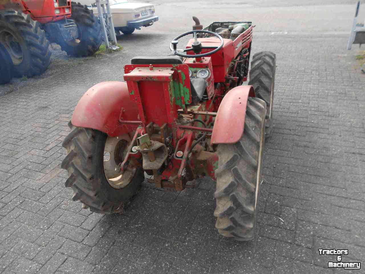 Tracteur pour vignes et vergers Holder a45
