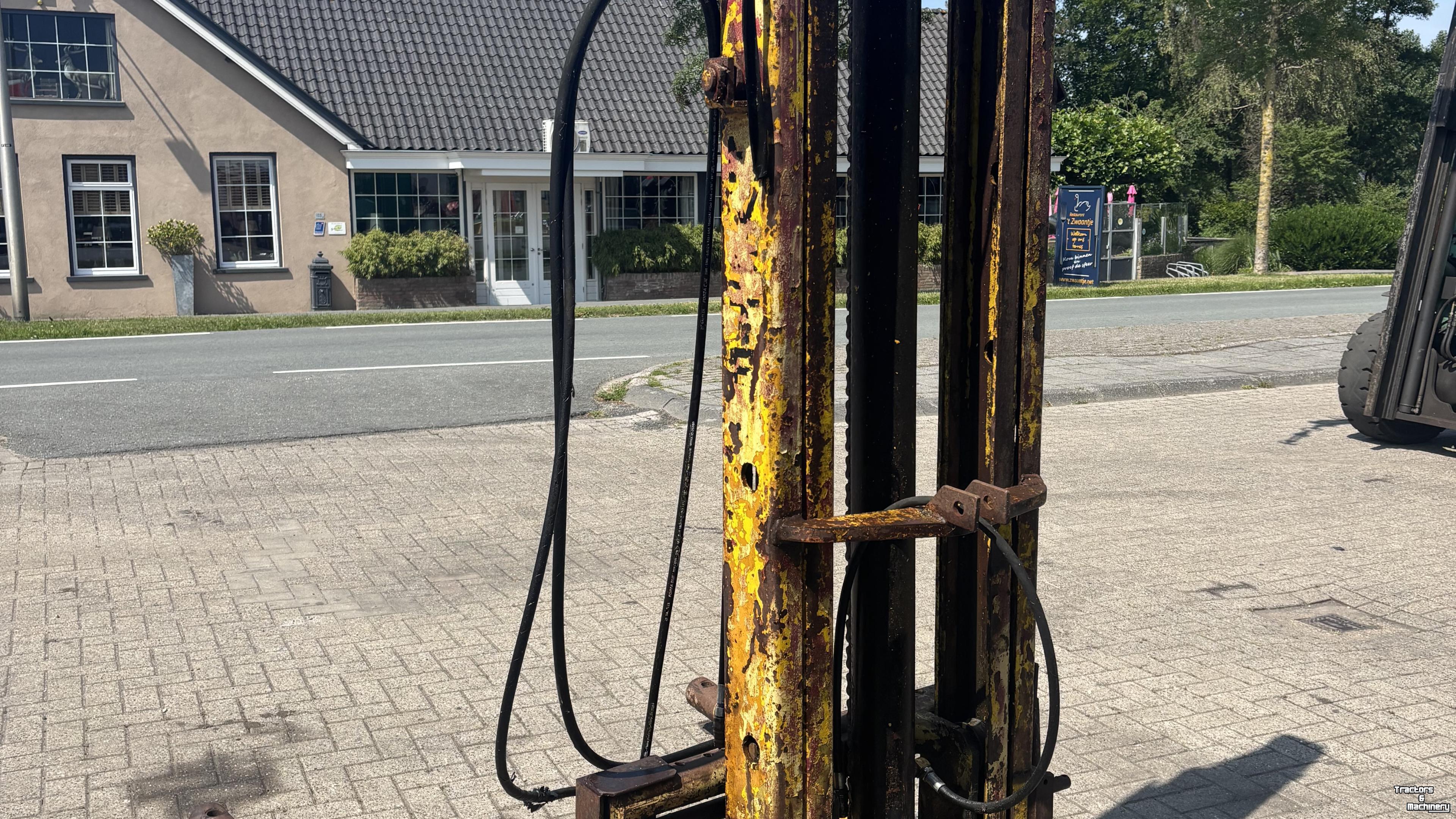 Elévateur  Onbekend HEFMAST MET RONDEBALENKLEM