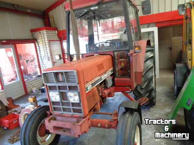 Tracteurs International 633