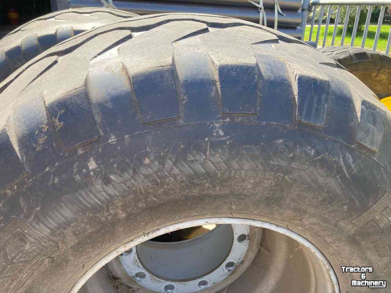 Roues, Pneus, Jantes, Barillets Jumelage Vredestein 700/45x22.5