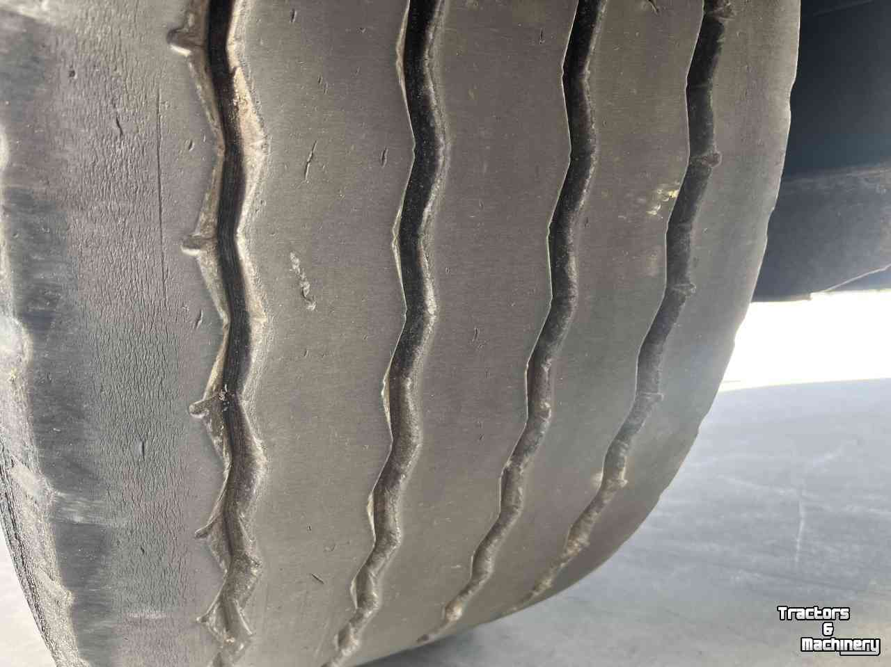 Semi-remorque surbaissé  Hertoghs LZV wipkar