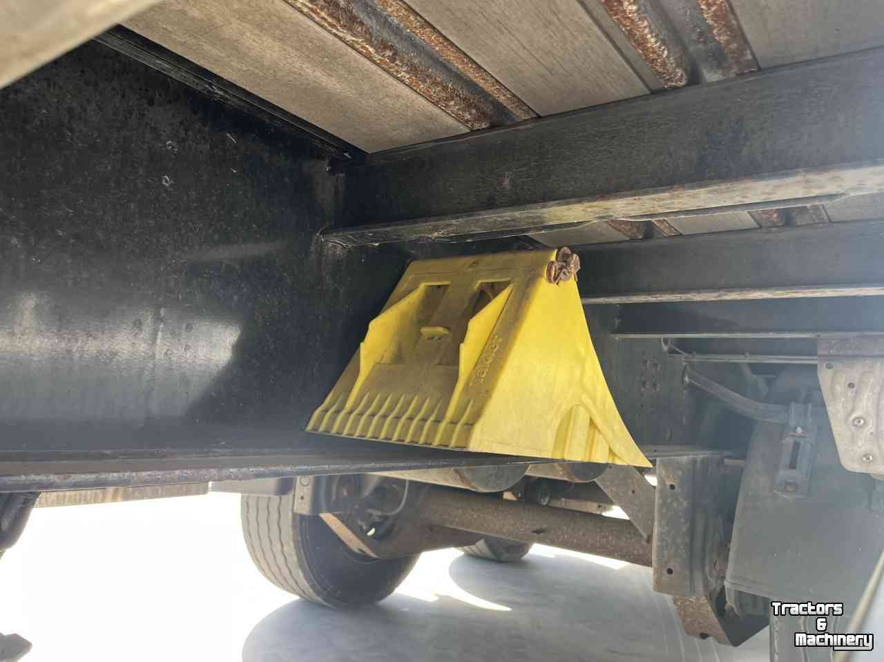 Semi-remorque surbaissé  Hertoghs LZV wipkar