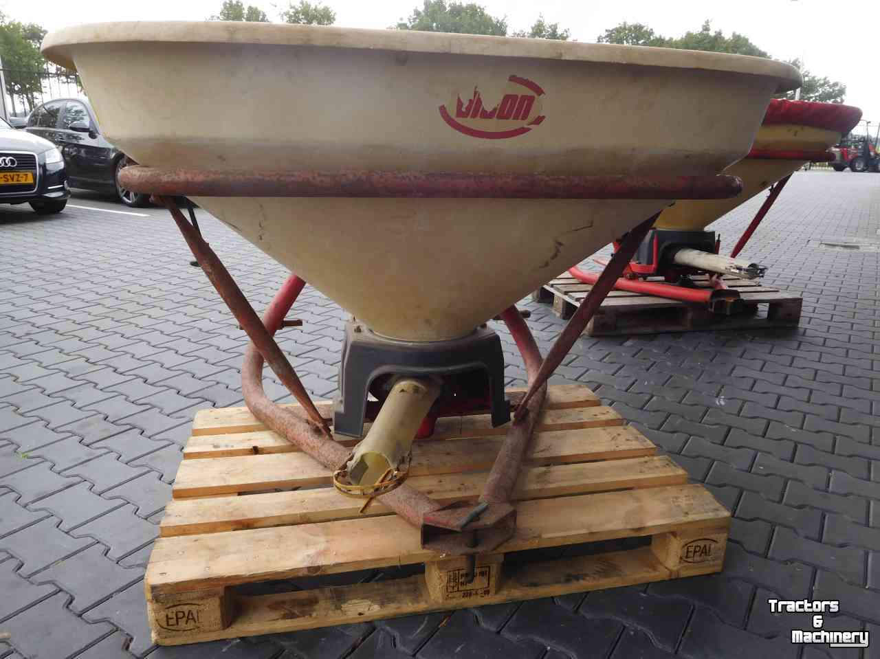 Distributeur d‘engrais Vicon Pendelstrooier