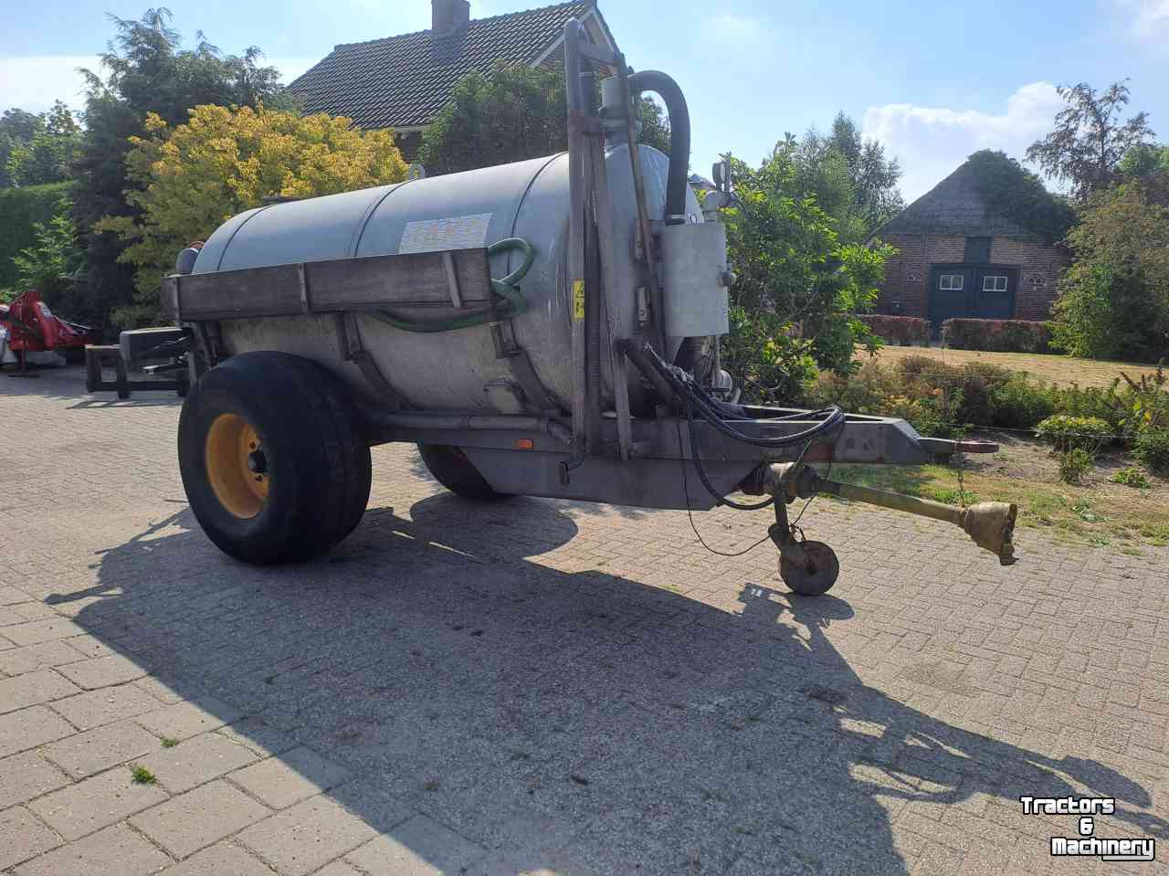 Bras d’arrosage Jako 5000 liter watertank met losarm