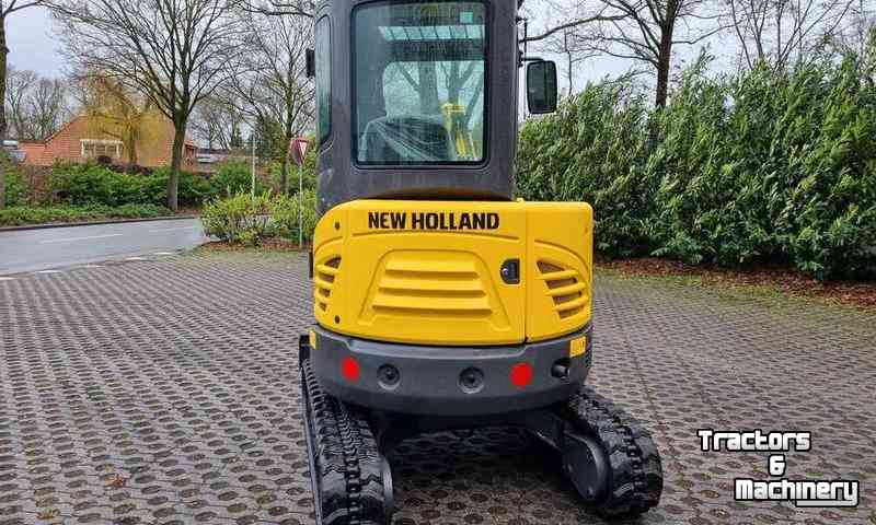Mini pelleteuse New Holland E26C minikraan / minigraver