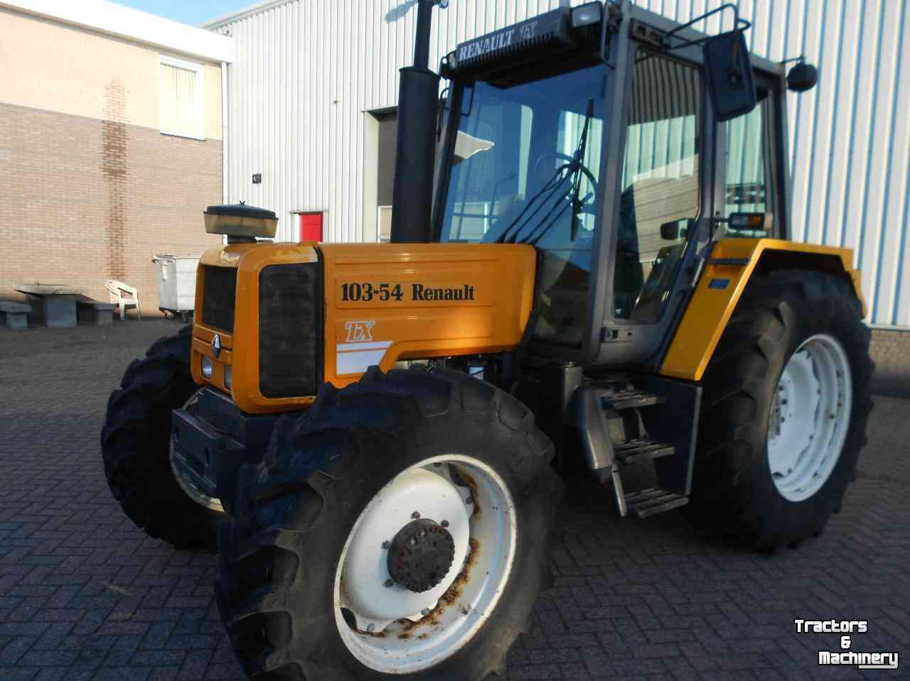 Tracteur Renault 103-54