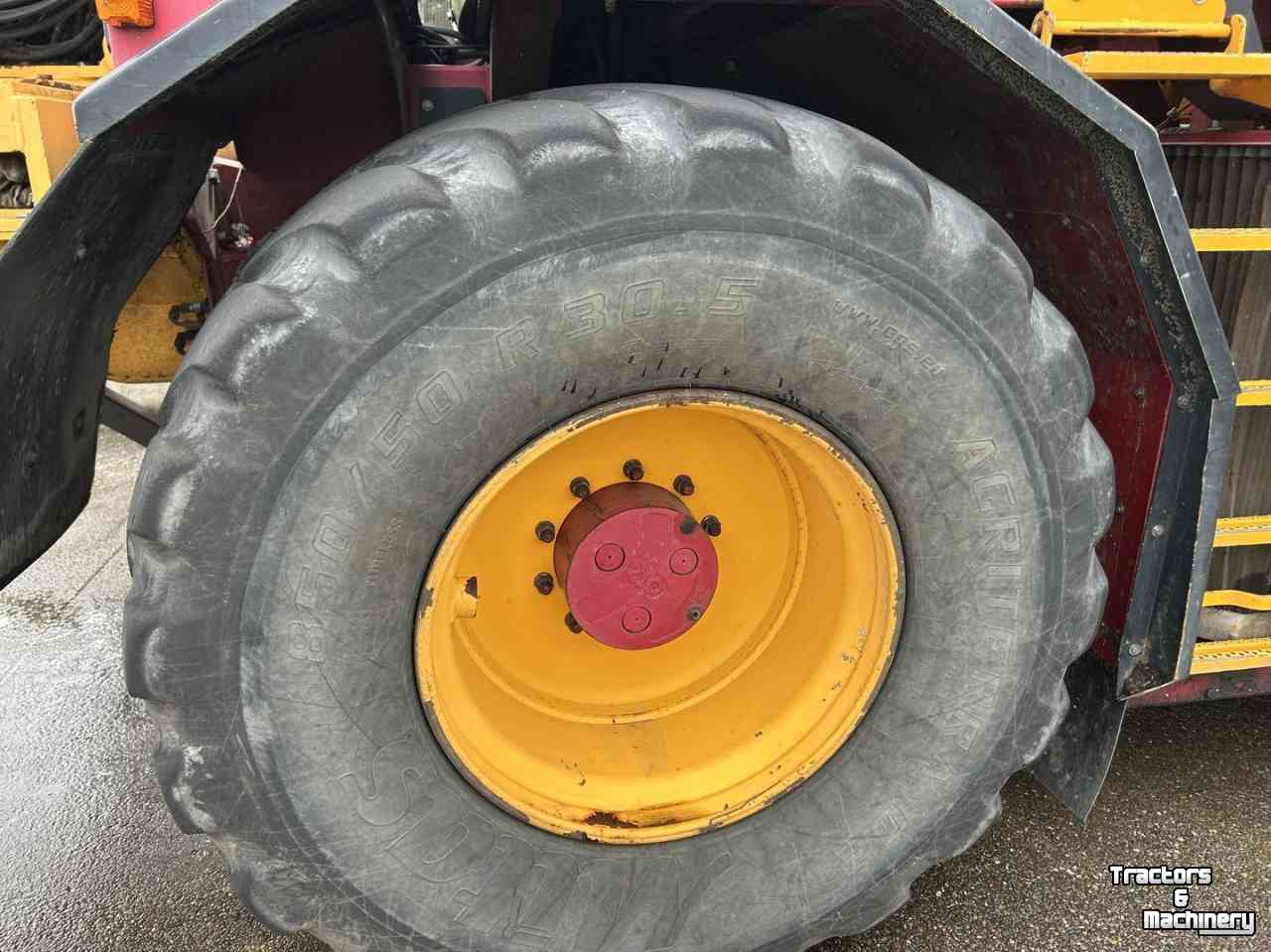 Bras avec tondeuse à fléaux Vredo VT2716HS zelfrijder