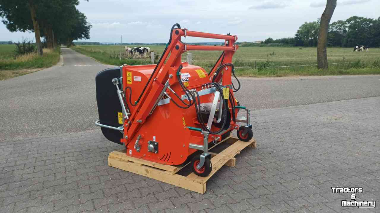 Rotobroyeur Kubota Koala 1600 pro klepelmaaier  Kubota Peruzzo