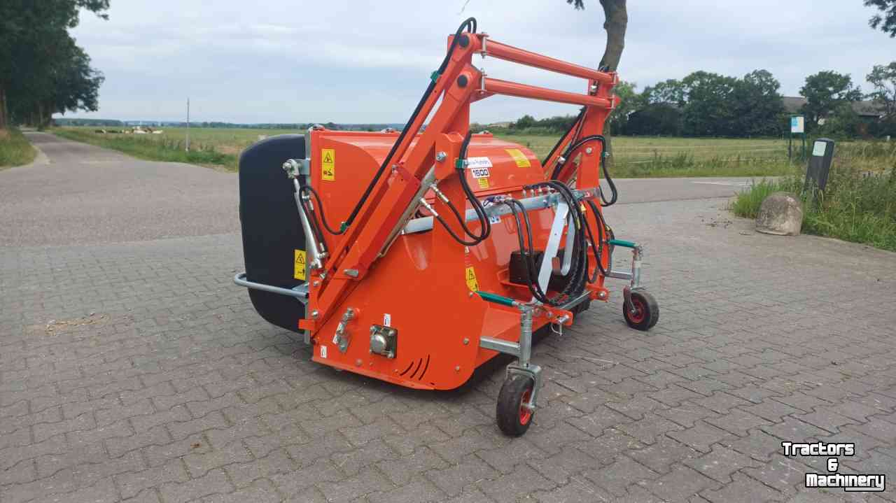 Rotobroyeur Kubota Koala 1600 pro klepelmaaier  Kubota Peruzzo