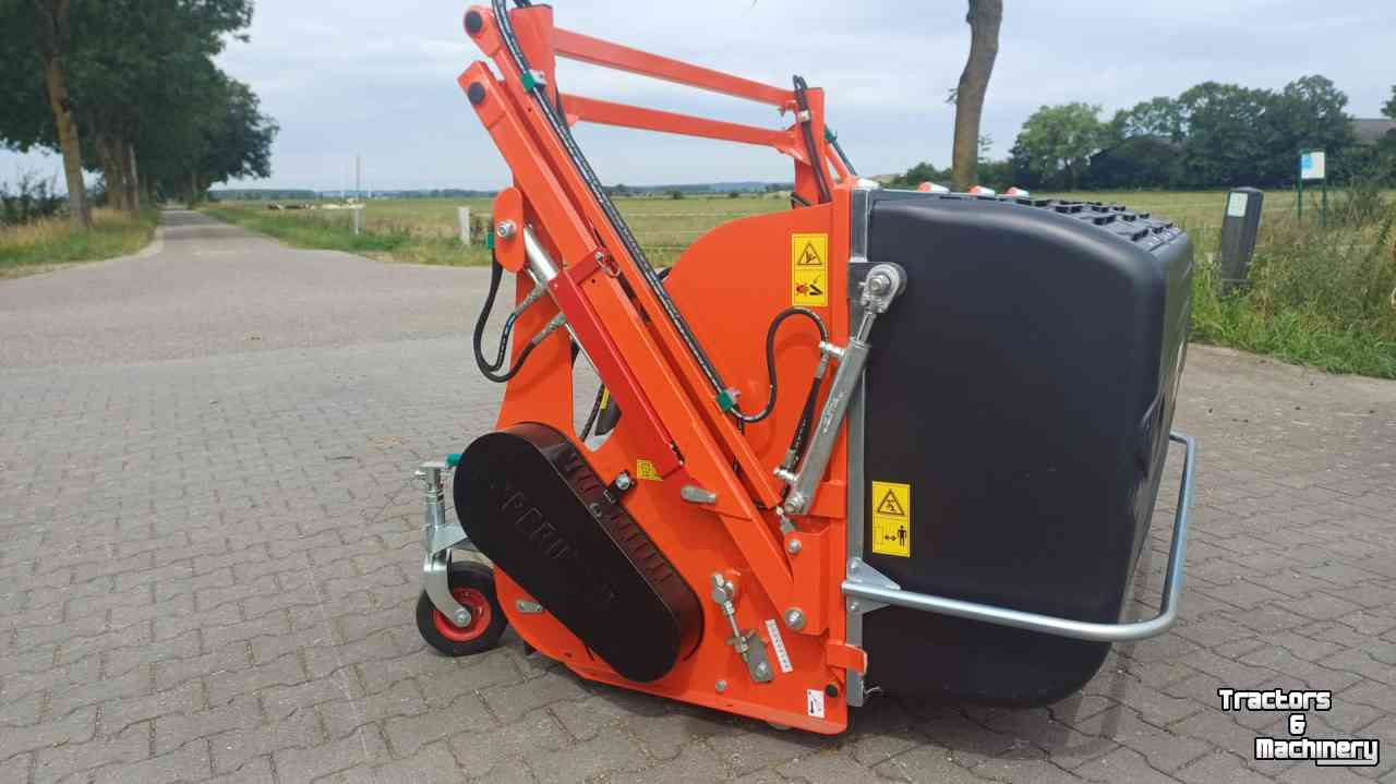 Rotobroyeur Kubota Koala 1600 pro klepelmaaier  Kubota Peruzzo