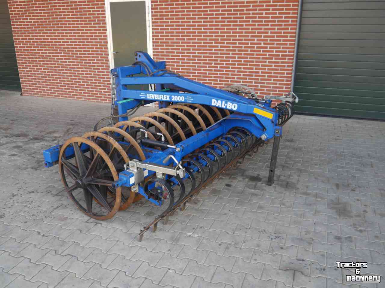Rouleau compacteur latérale / avant Dalbo Levelflex 2000 3m + crossboard