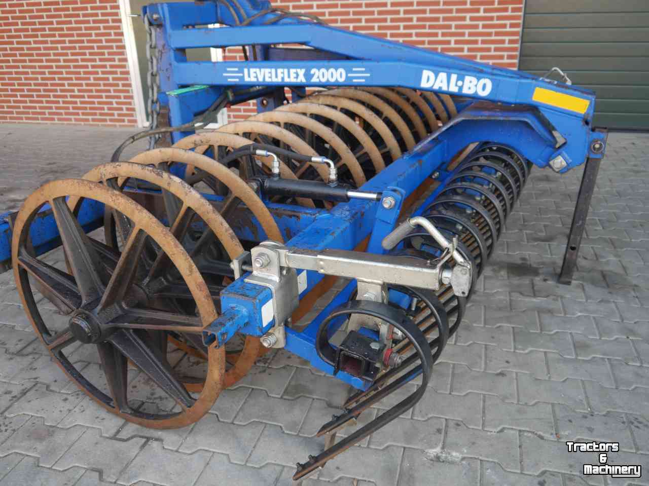 Rouleau compacteur latérale / avant Dalbo Levelflex 2000 3m + crossboard