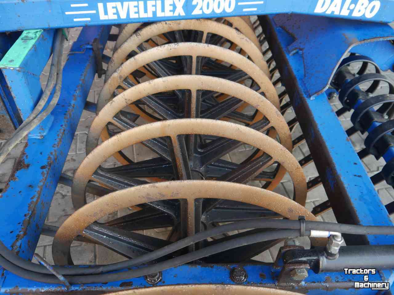 Rouleau compacteur latérale / avant Dalbo Levelflex 2000 3m + crossboard