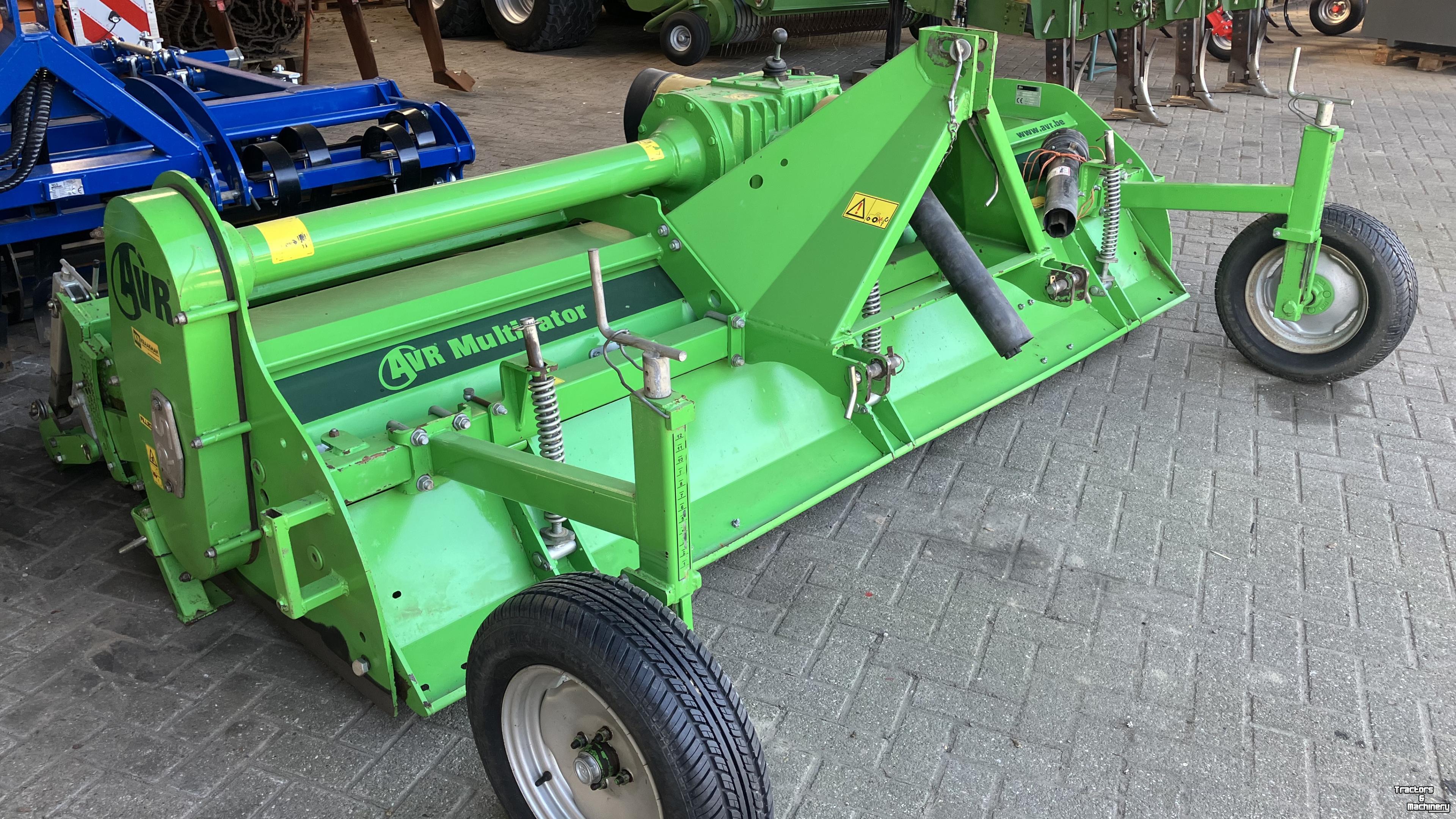 Fraise buteuse AVR Multivator 4X75
