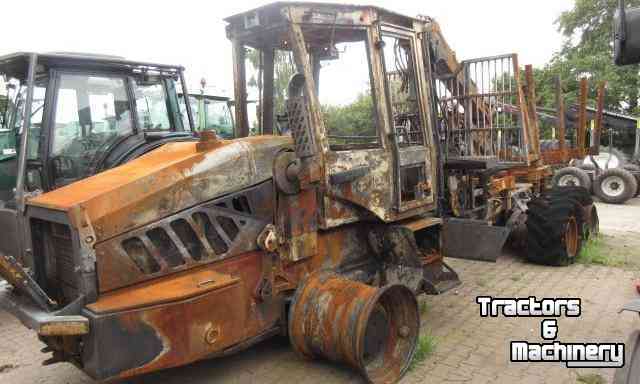 Véhicule automotrice arracheuse forestière  Welte W 130 M Forwarder voor Sloop