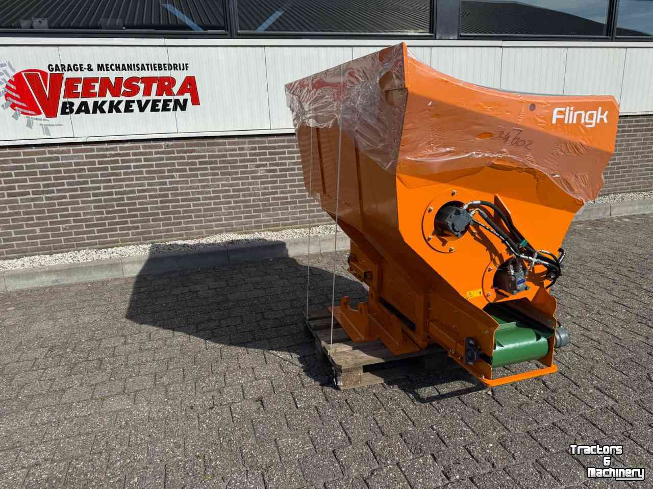 Épandeur de sciure pour des logettes Flingk KSS1500