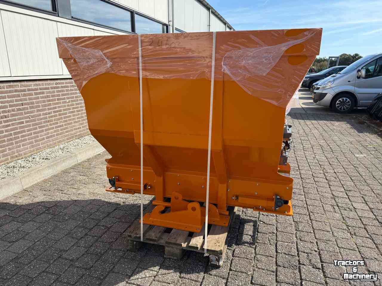 Épandeur de sciure pour des logettes Flingk KSS1500