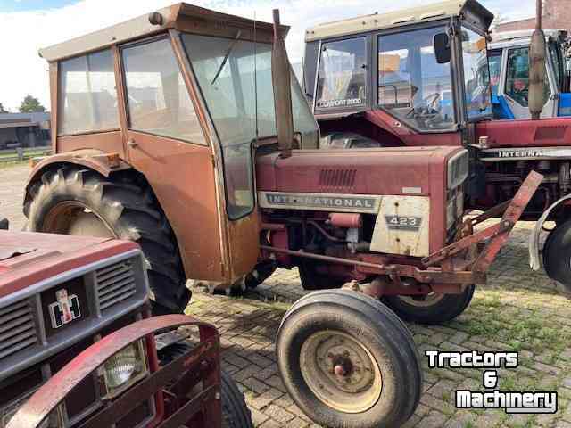 Tracteurs International 423