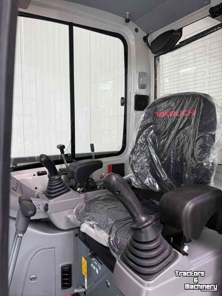 Mini pelleteuse Takeuchi TB216
