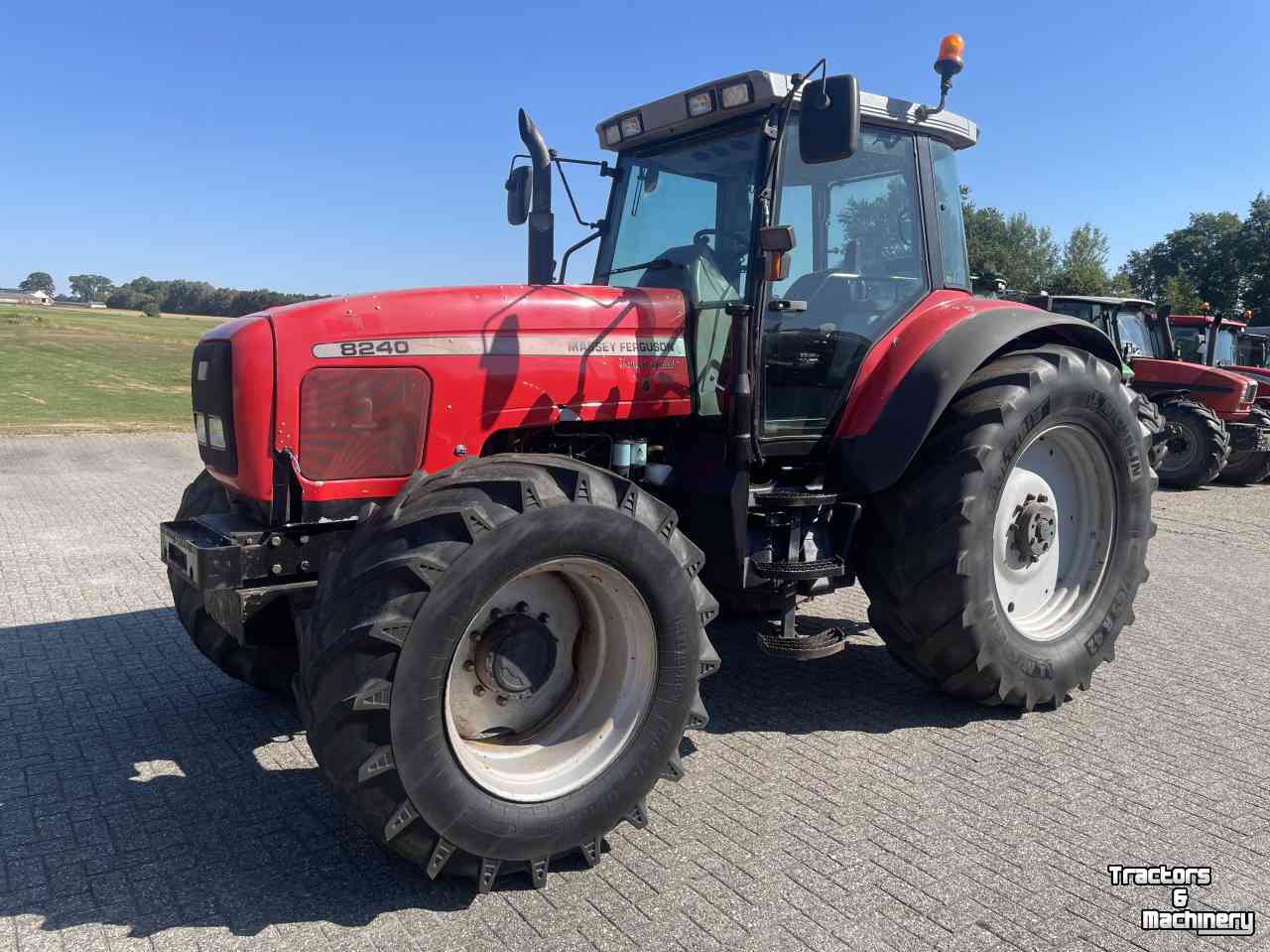 Tracteur Massey Ferguson 8240 Powercontrol luchtdruk airco Sisu 6 cil.turbo