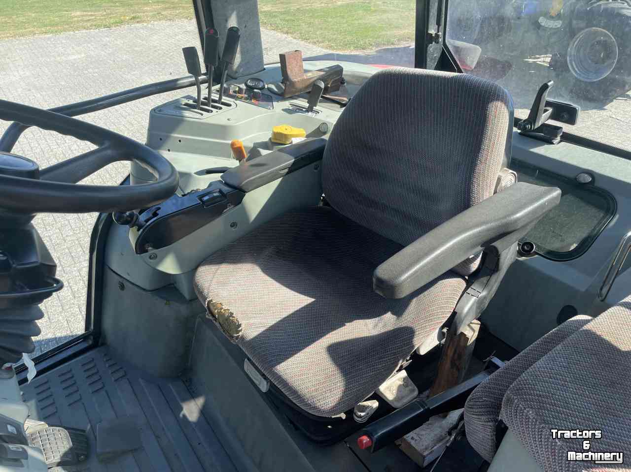 Tracteur Massey Ferguson 8240 Powercontrol luchtdruk airco Sisu 6 cil.turbo