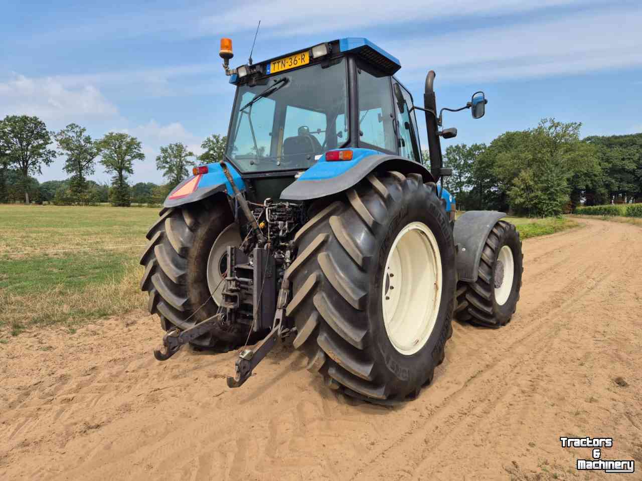 Tracteur New Holland 8360