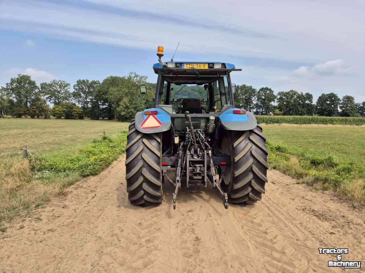 Tracteur New Holland 8360