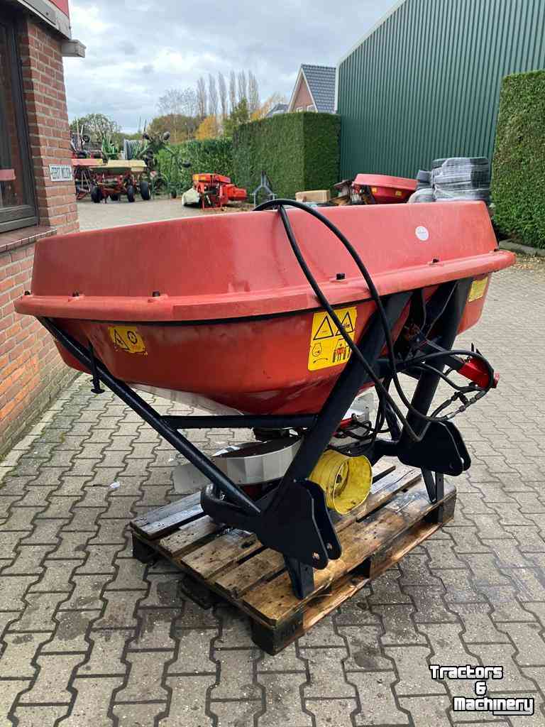 Distributeur d‘engrais Trioliet TST Kunstmeststrooier mestverwerking