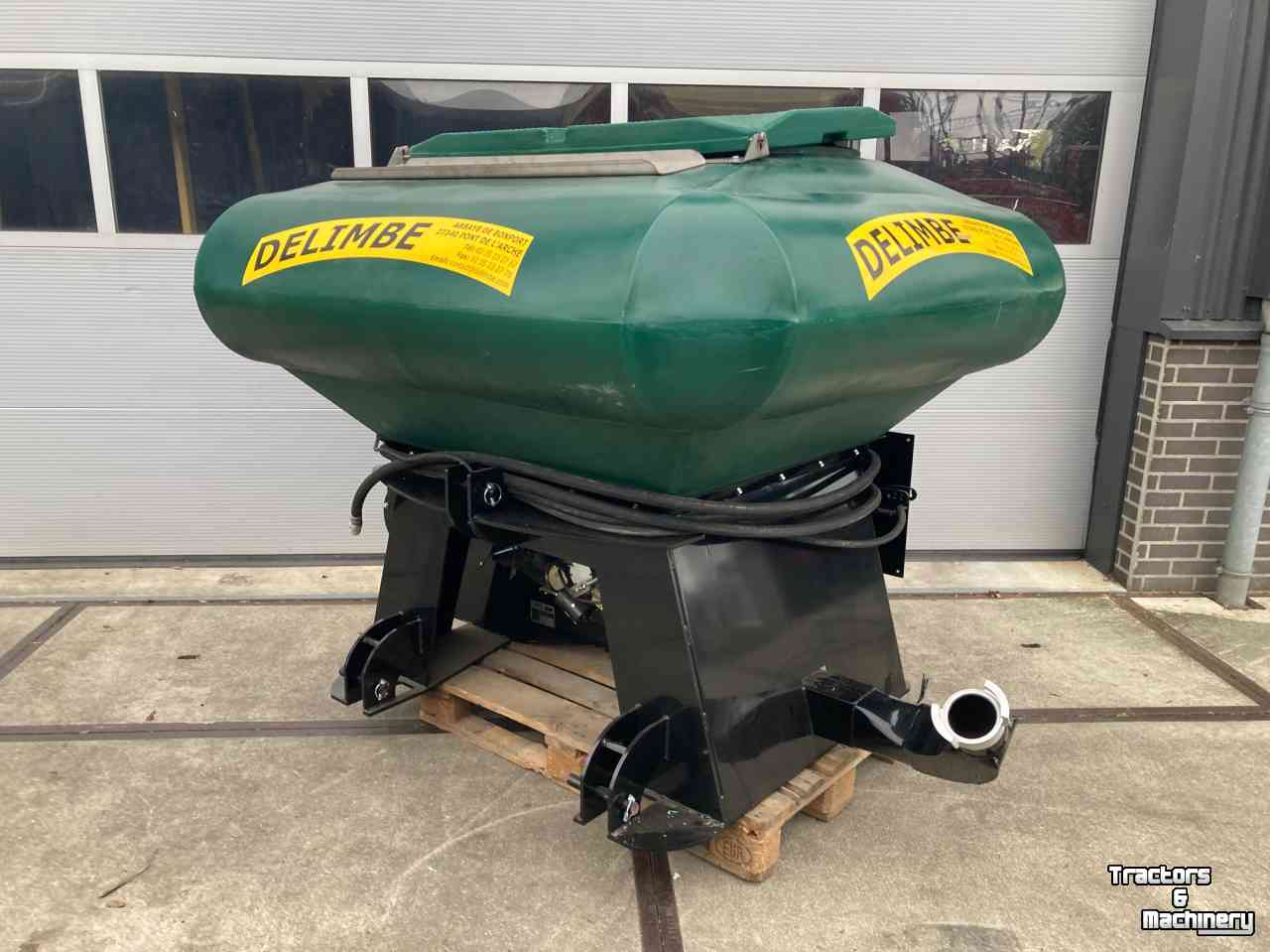 Trémie frontale de semis Delimbe Fronttank  1700 ltr