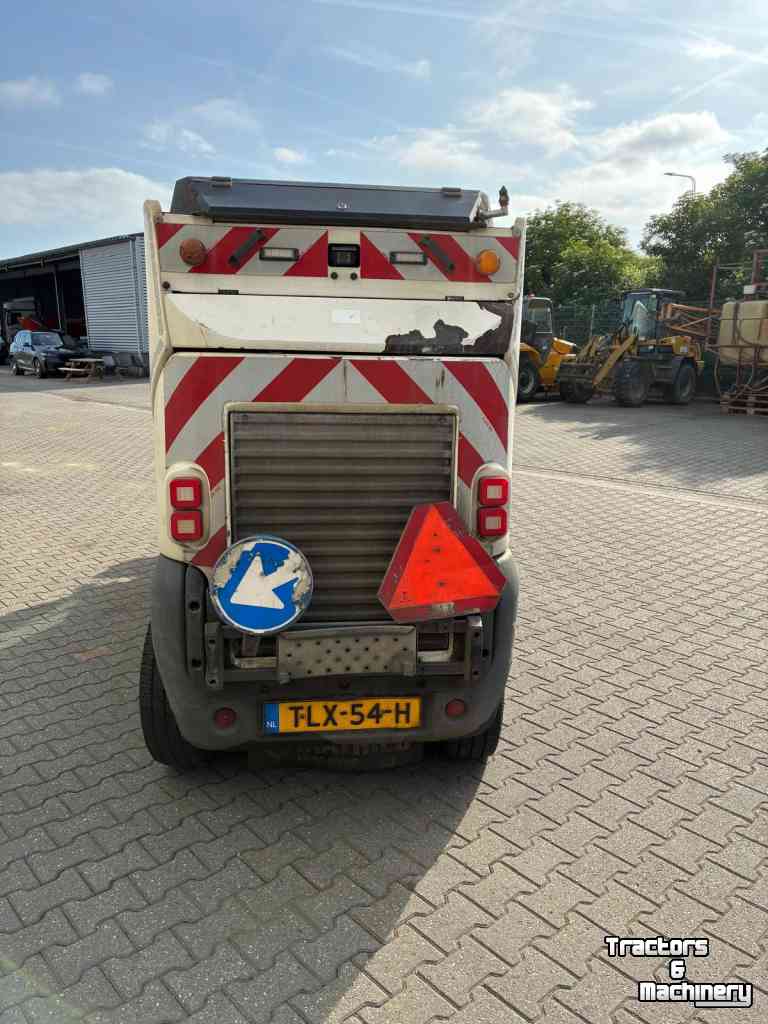 Balayeur  Mathieu MC210 Veeg/zuigwagen