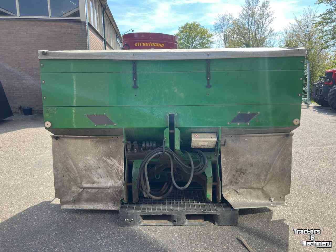 Distributeur d‘engrais Rauch AXERA H/EMC