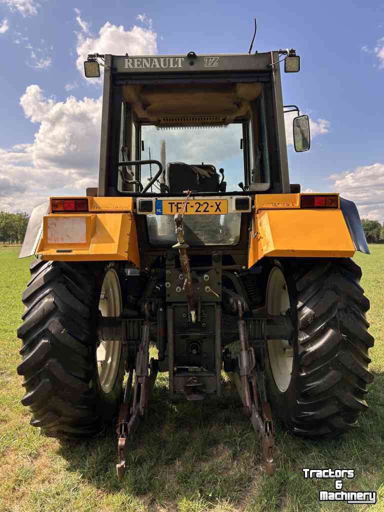 Tracteur Renault 110-54 TZ