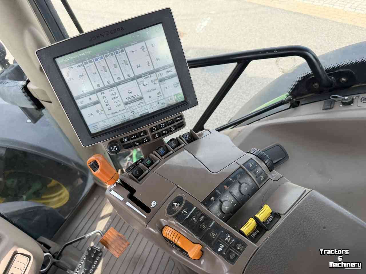Tracteur John Deere 6215R