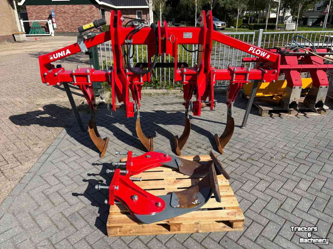 Décompacteur Unia Plow B4 voorzetwoeler/digger (MET 6 TANDEN, 2 ONGEMONTEERD)