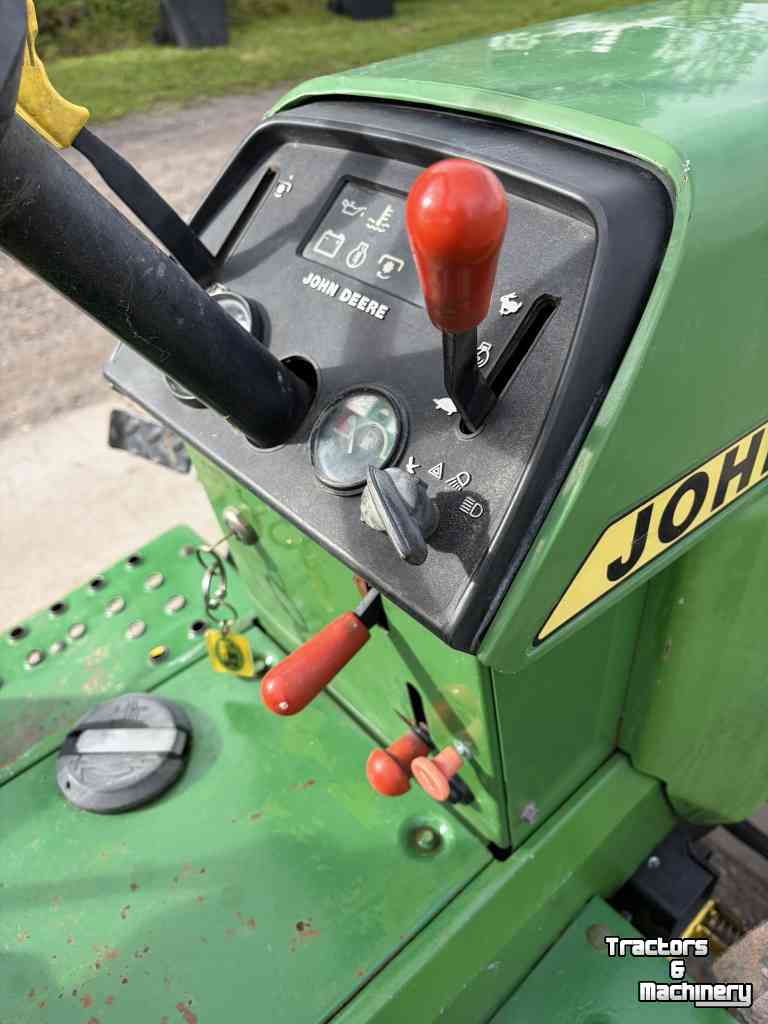 Tracteur pour horticulture John Deere 655 Diesel 4wd met maaidek fronthef en veegmachine