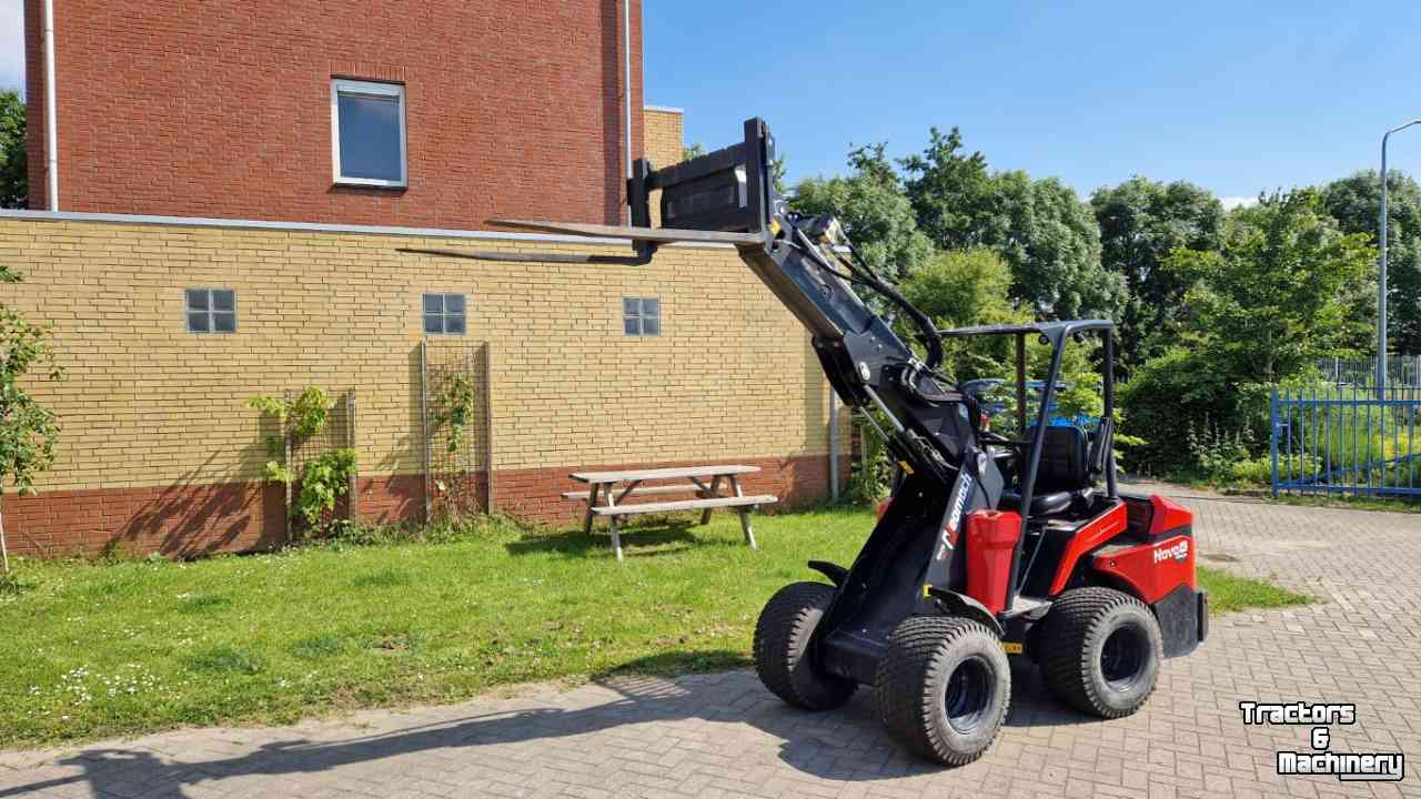 Chargeuse sur pneus telescopique  Neomach Nova X30
