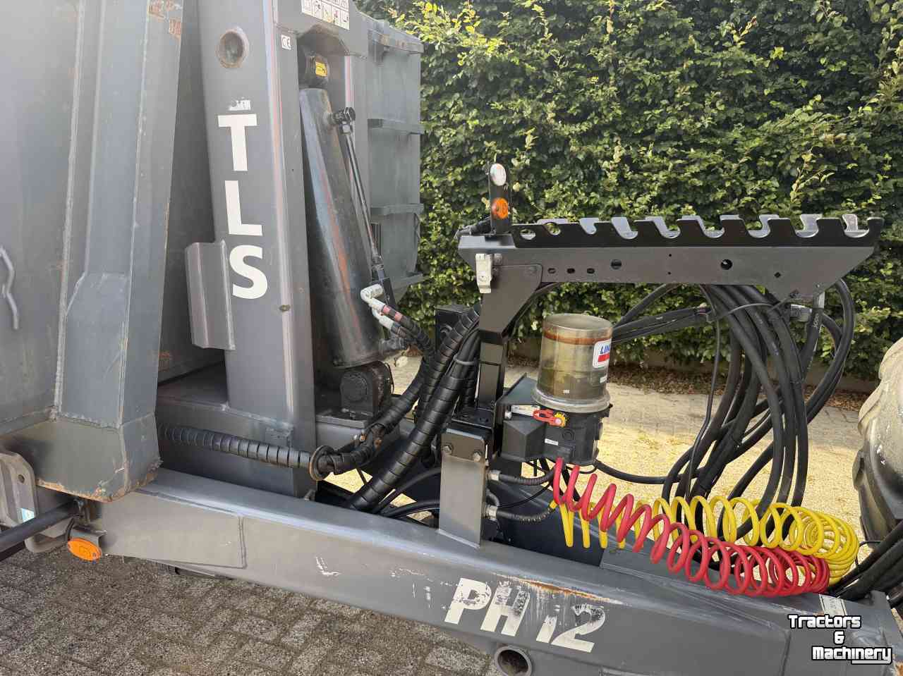 Système leve conteneur à bras  TLS PH12