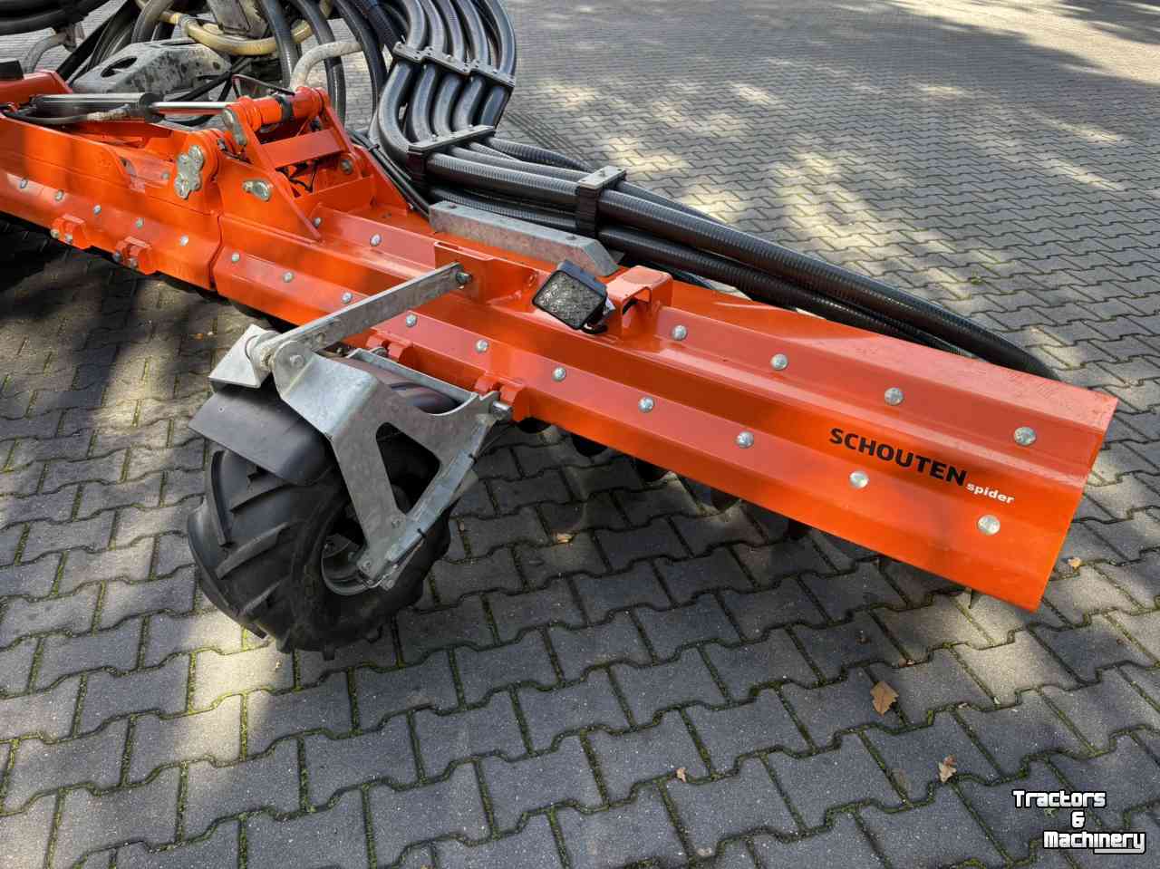 Distributeur à tuyau flexible trainé Schouten Spider SP12260 sleepslangbemester