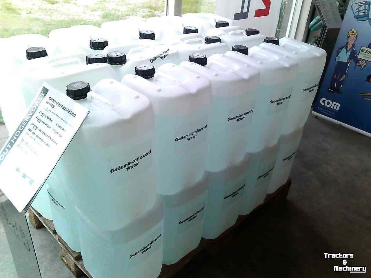Autres matériel et accessoires de transport et industriels  gedemineraliseerd water, demi water, accu water 20 of 1000 liter vaten