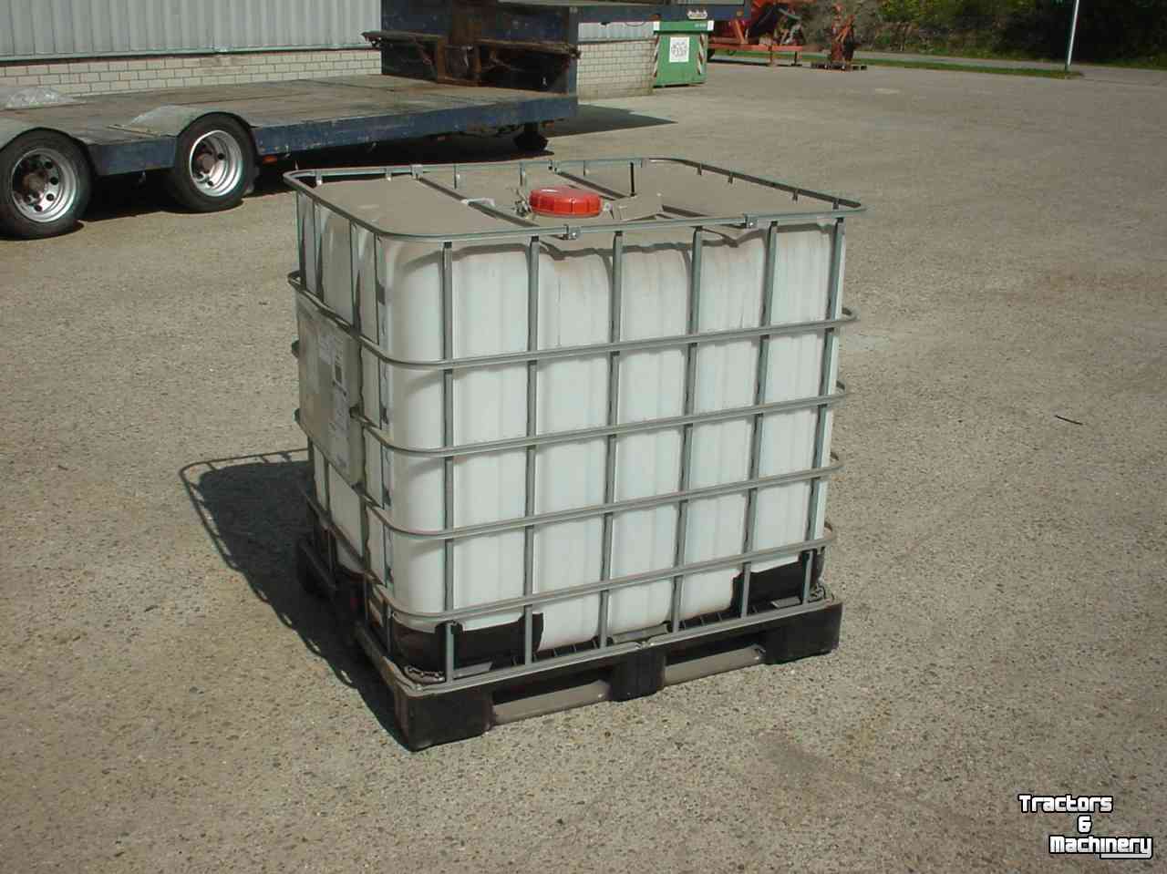 Autres matériel et accessoires de transport et industriels  gedemineraliseerd water, demi water, accu water 20 of 1000 liter vaten