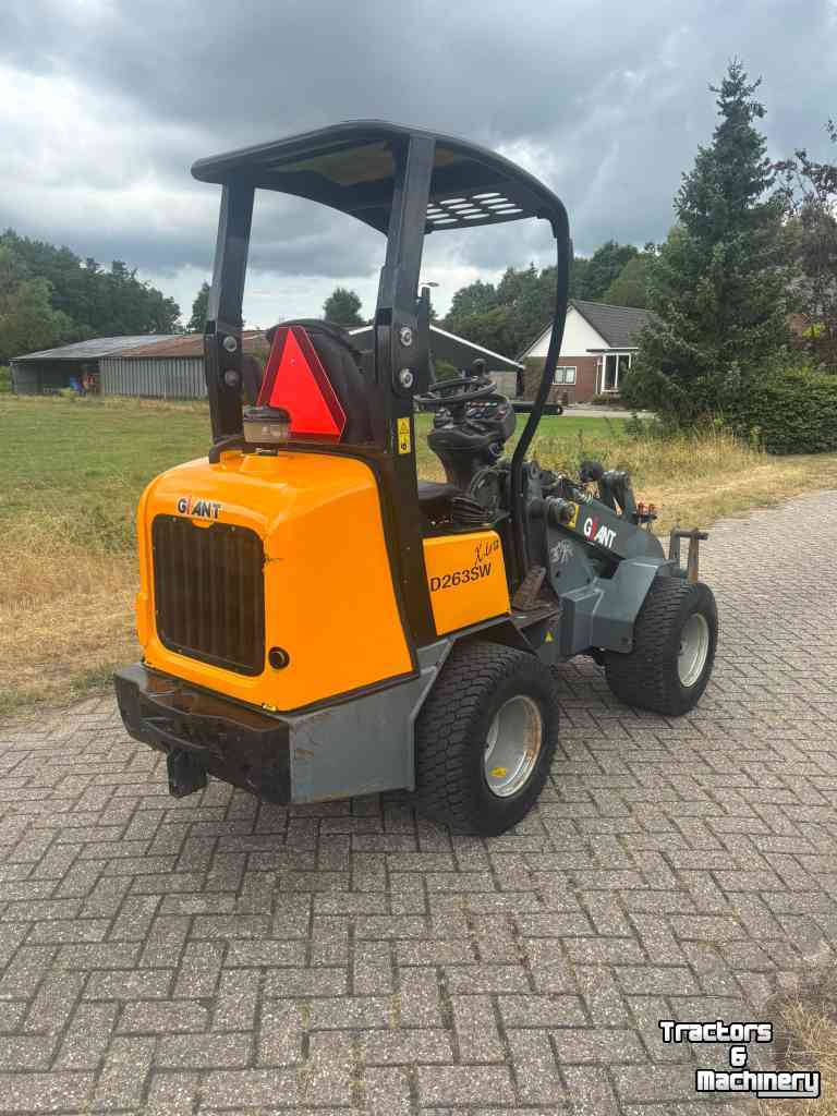 Chargeuse sur pneus Giant 263 SW x-tra