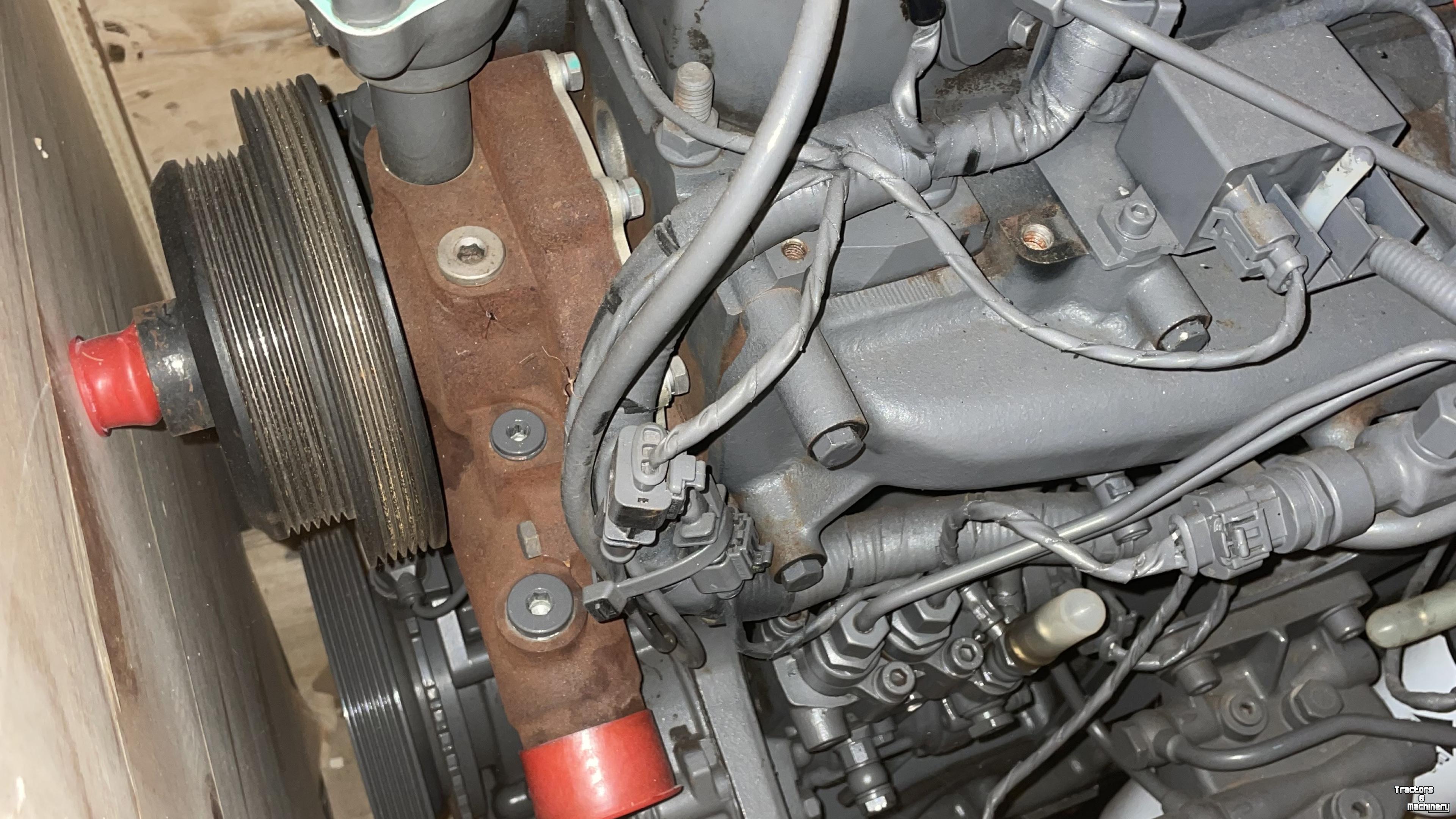 Pièces d‘occasion diverse Massey Ferguson 5613 MOTORBLOK