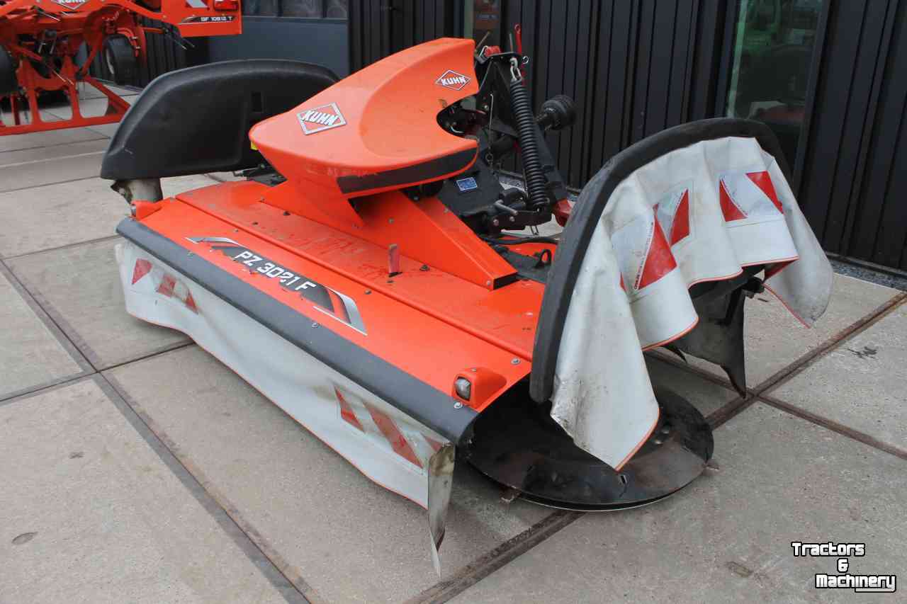 Faucheuse Kuhn PZ3021F OSC Pendelbok frontmaaier trommelmaaier cyclomaaier