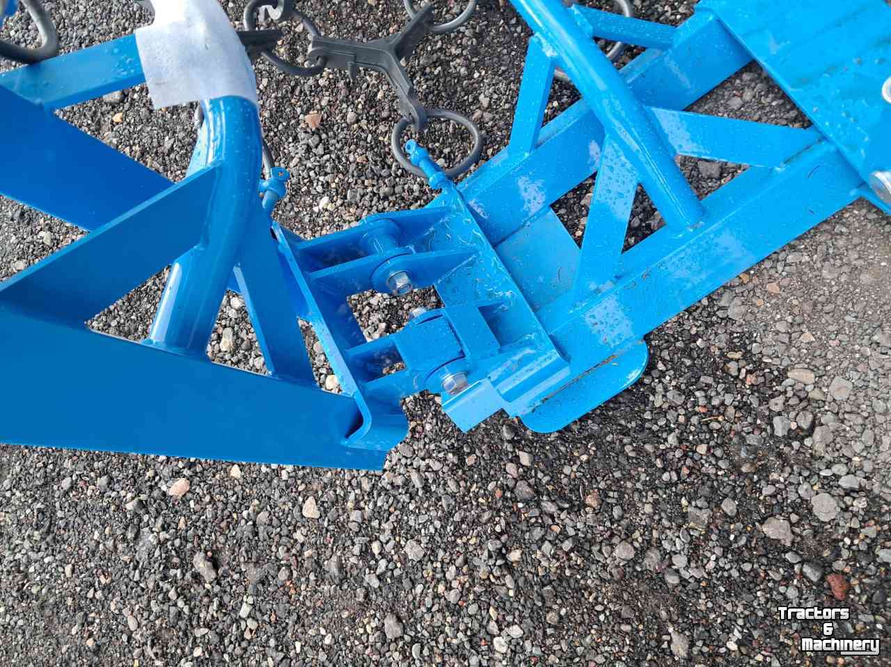 Aérateur de prairie  Nieuwe weideslepen Intertech
