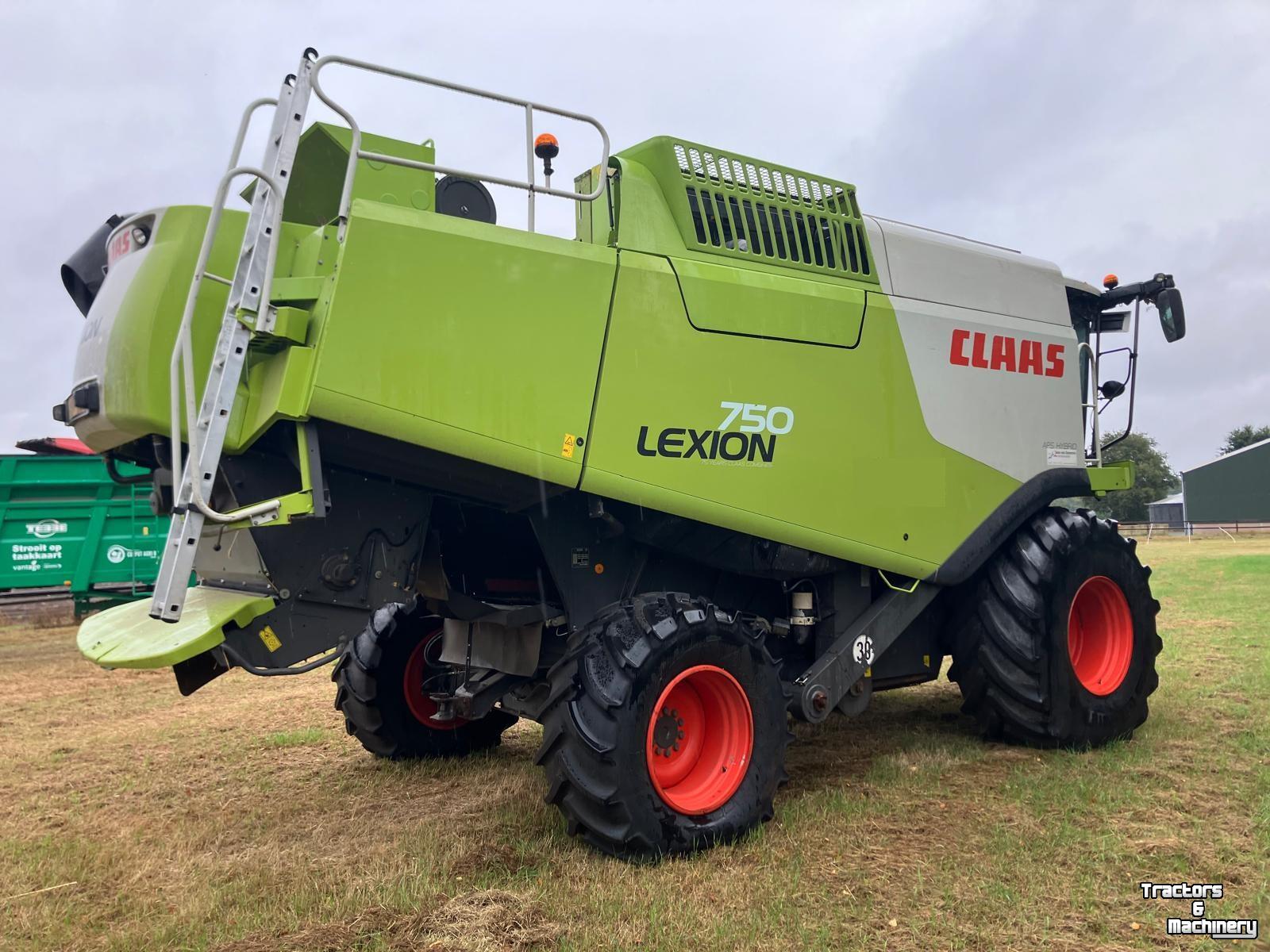 Moissonneuse batteuse Claas LEXION 750