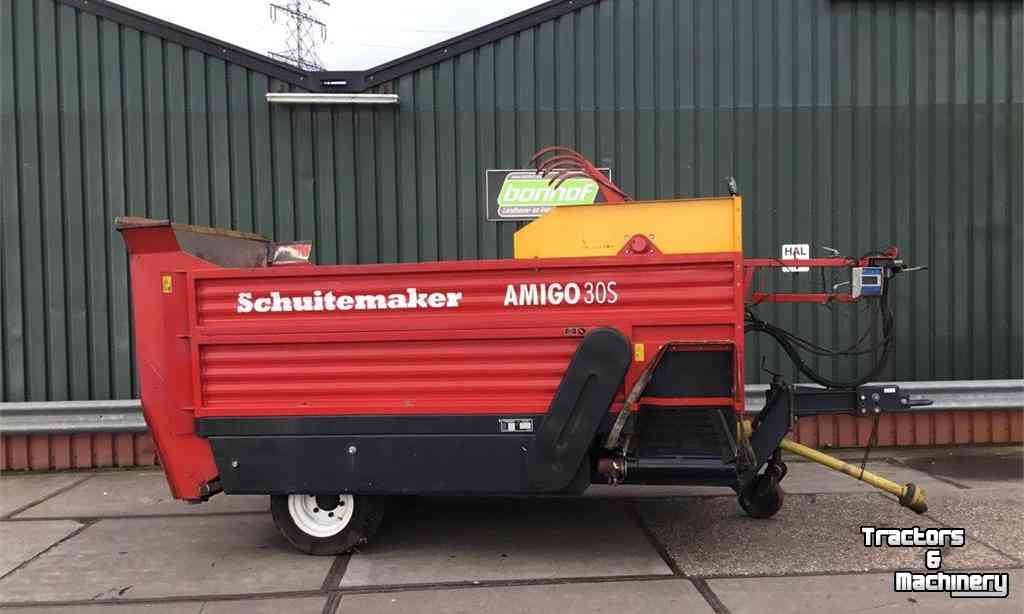 Distributeur de fourrage en bloc Schuitemaker Amigo 30S Blokkendoseerwagen
